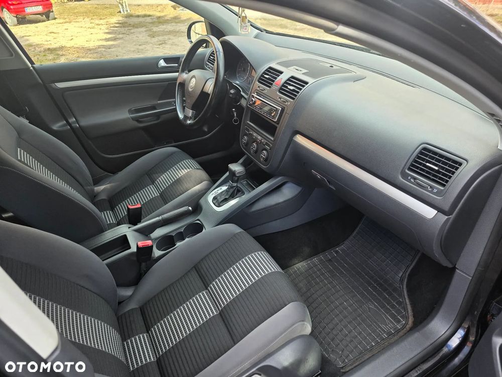 Volkswagen Golf 1.6 Automatik United - 2