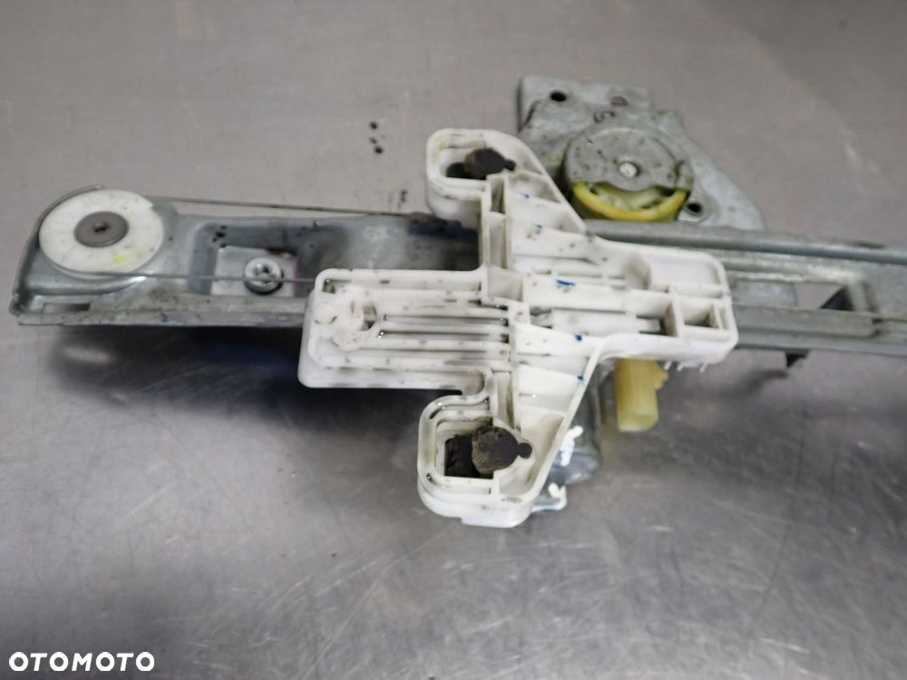 PODNOŚNIK SZYB PRAWY TYŁ DODGE CALIBER  05074232AA  0130822278 - 4