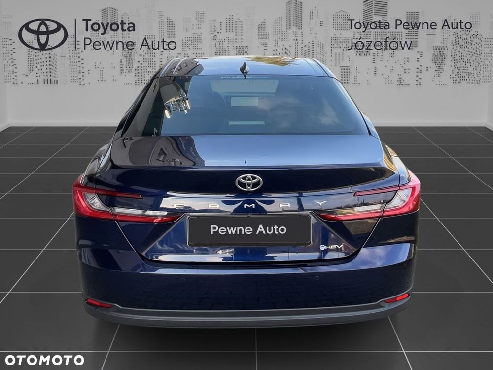 Toyota Camry - 7