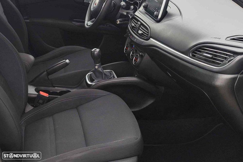 Fiat Tipo Station Wagon 1.6 M-Jet Lounge — fotografia 13