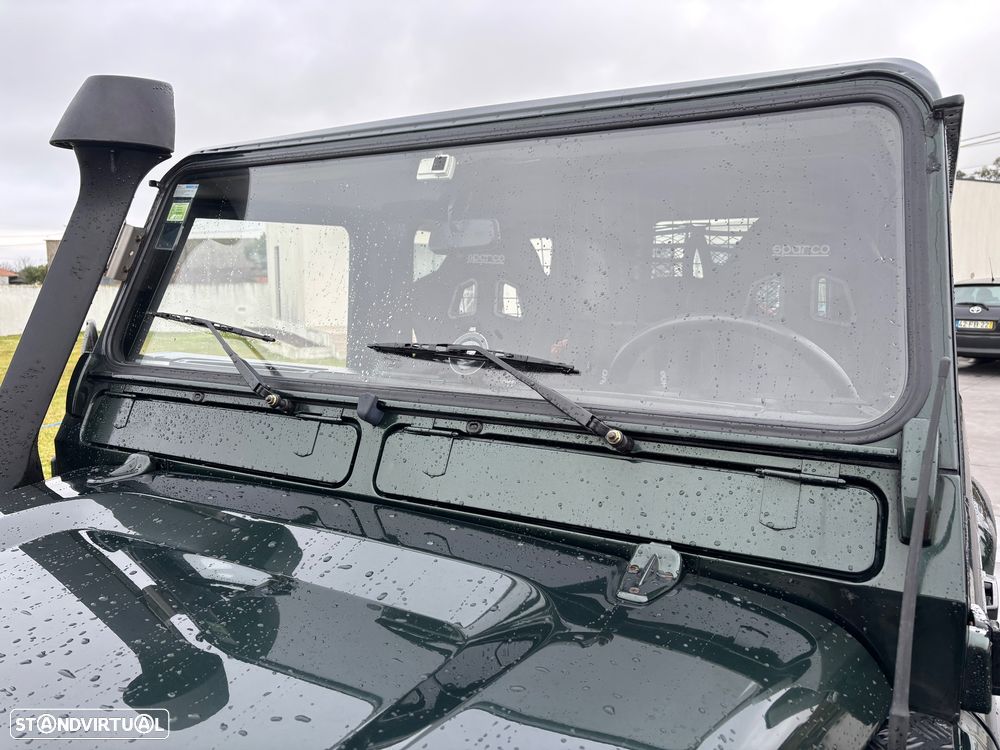 Land Rover Defender 90 2.5 TD5 Metal Top - 1