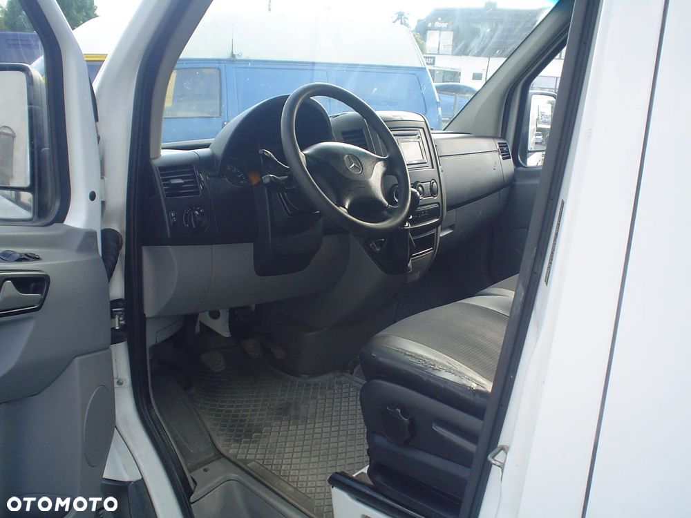 Mercedes-Benz SPRINTER - 5