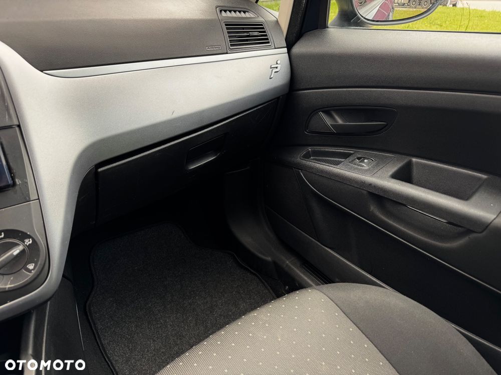 Fiat Punto 1.2 16V Active - 17