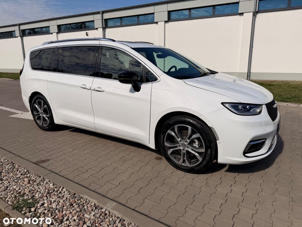 Chrysler Pacifica - 4