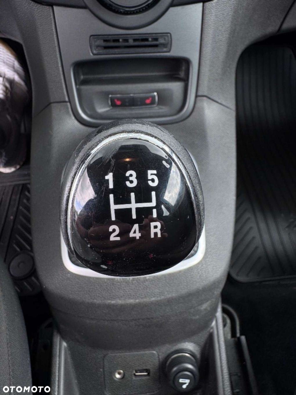 Ford Fiesta - 25