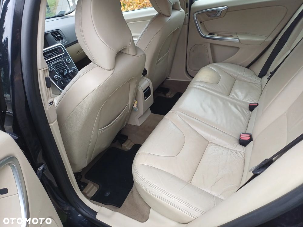 Volvo V60 - 17