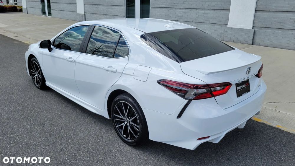 Toyota Camry - 6
