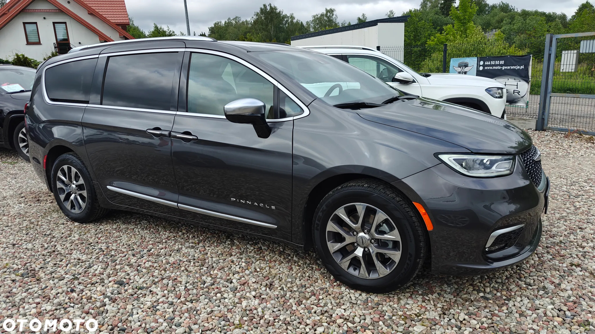 Chrysler Pacifica - 7