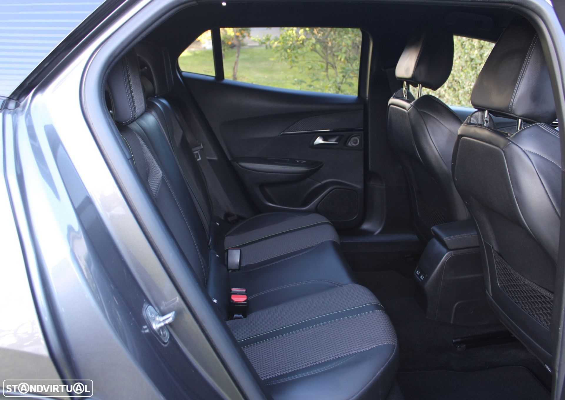 Peugeot 2008 1.2 PureTech GT Line - 42