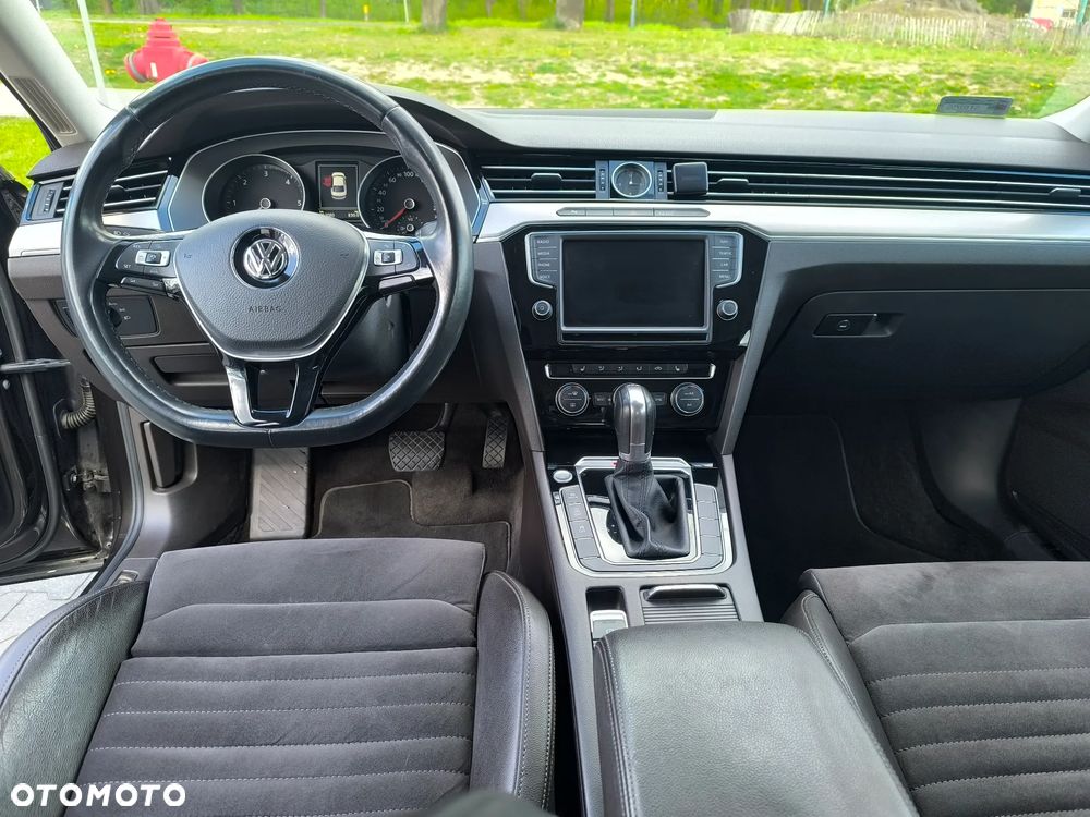 Volkswagen Passat 2.0 TDI Bi-Turbo BMT 4Mot Highline DSG - 11