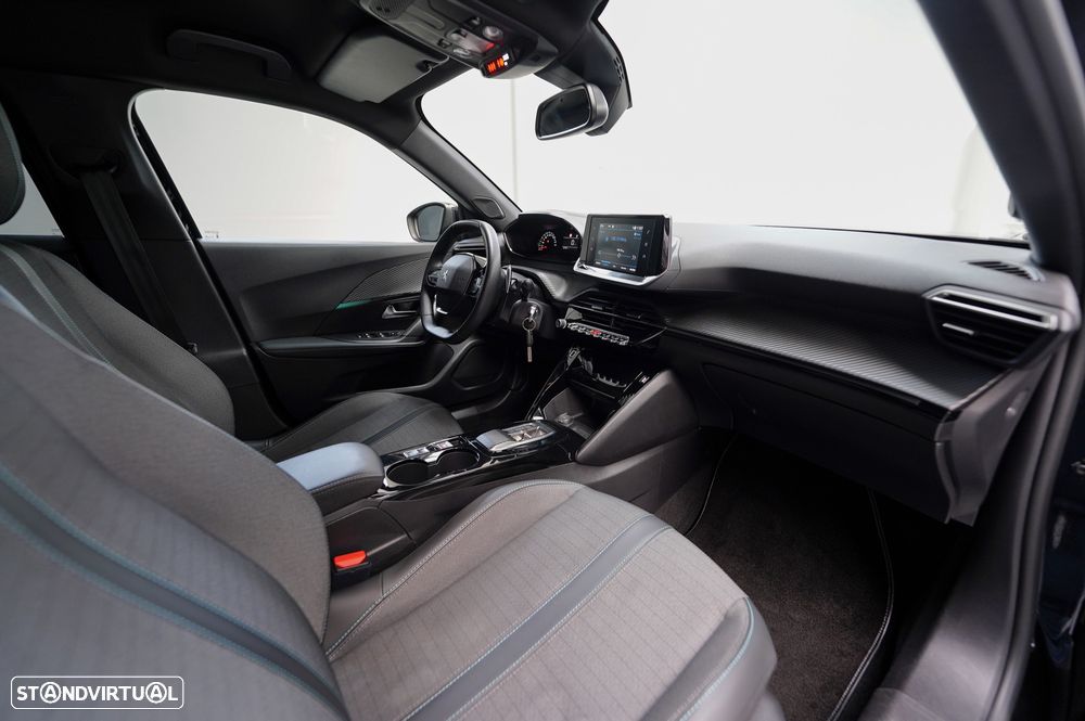 Peugeot 2008 1.2 PureTech Allure EAT8 - 4