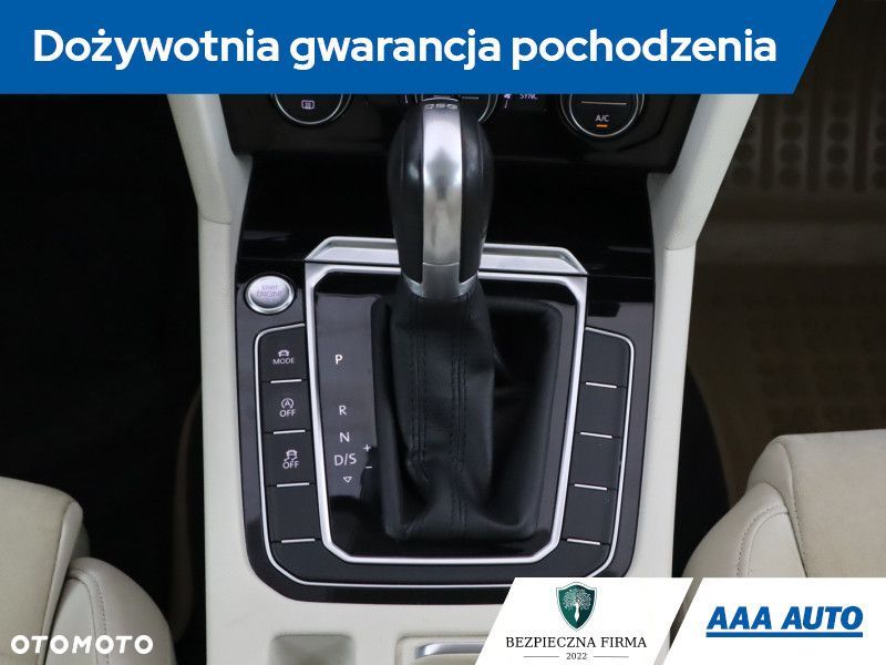 Volkswagen Passat Variant - 21