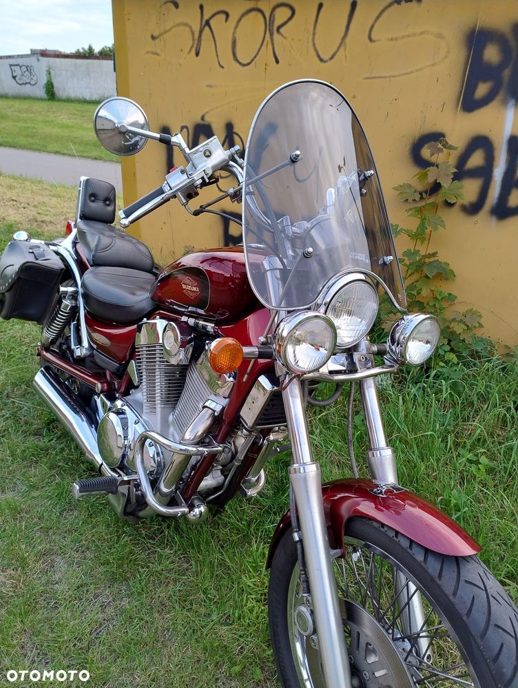 Suzuki Intruder - 3