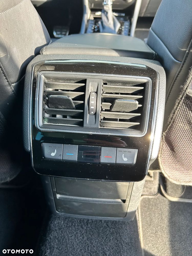 Skoda Superb 2.0 TDI L&K DSG - 13