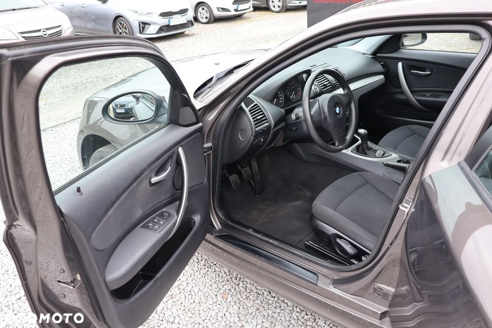 BMW Seria 1 116i - 8