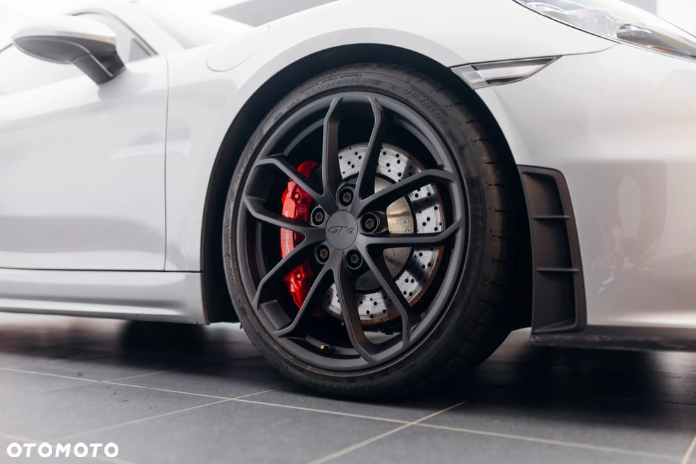 Porsche 718 Cayman - 34