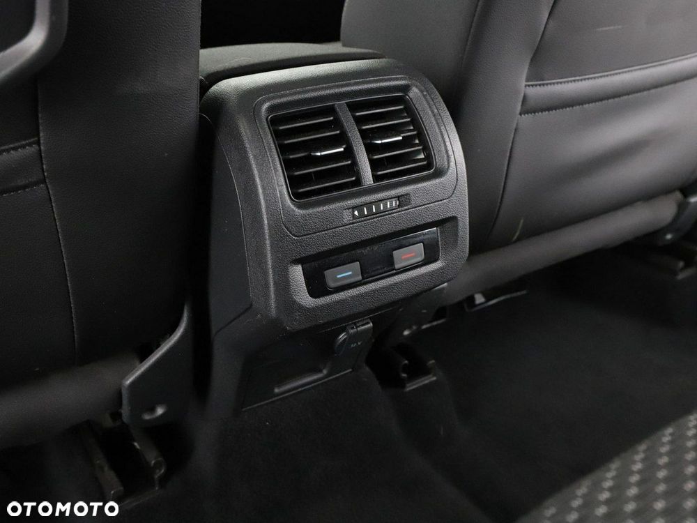 Volkswagen Touran 1.4 TSI BMT Comfortline DSG - 37