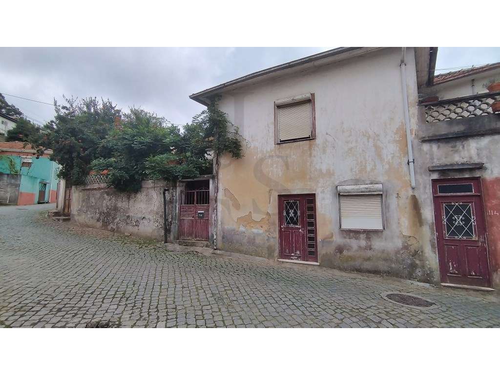 Moradia em Perosinho - Excelente Oportunidade de Investimento - Grande imagem: 2/12