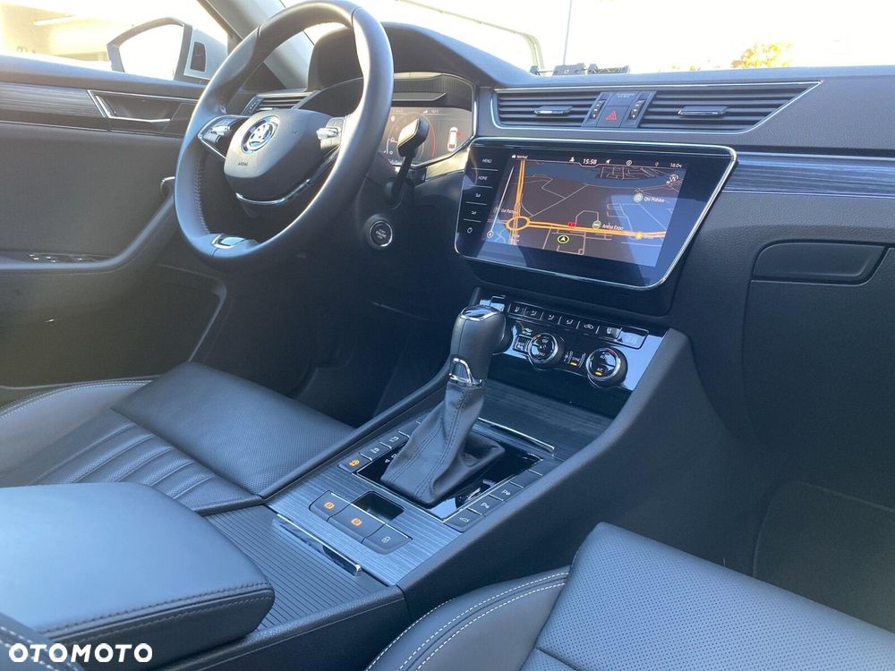 Skoda Superb 2.0 TDI SCR Style DSG - 23