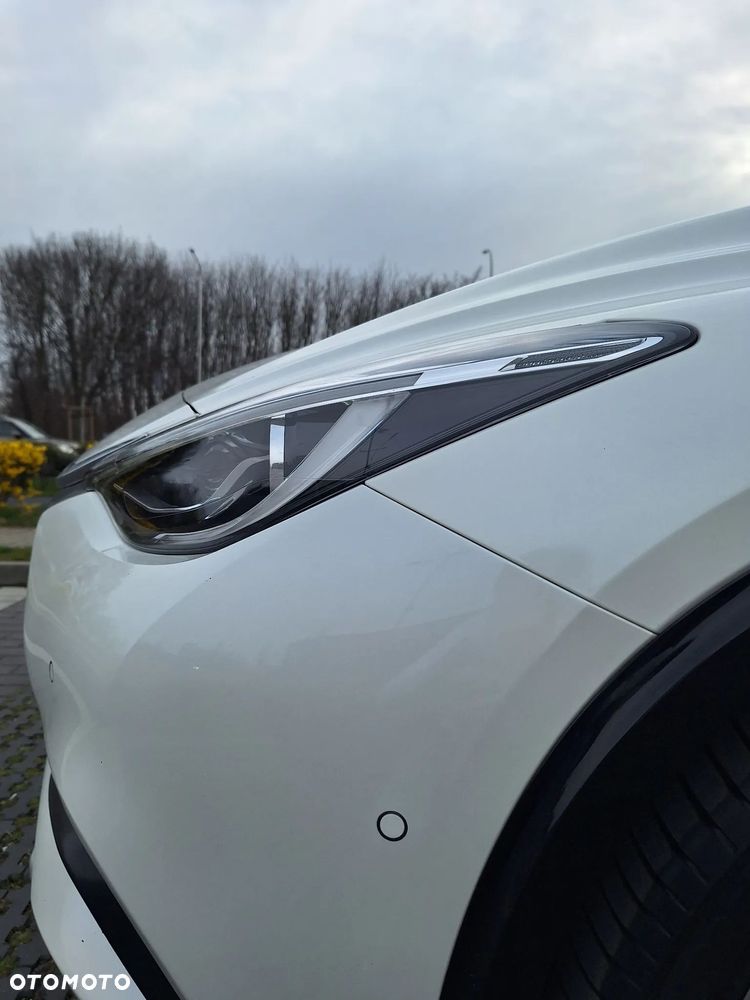 Infiniti Q30 1.6t Premium 7DCT - 4