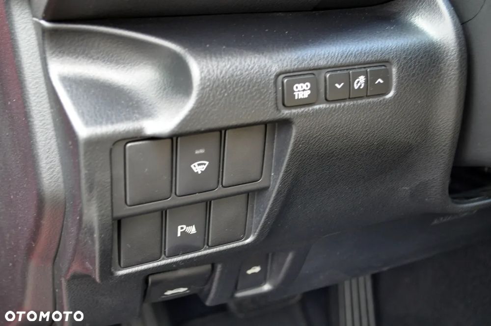 Lexus IS 200t Prestige - 28