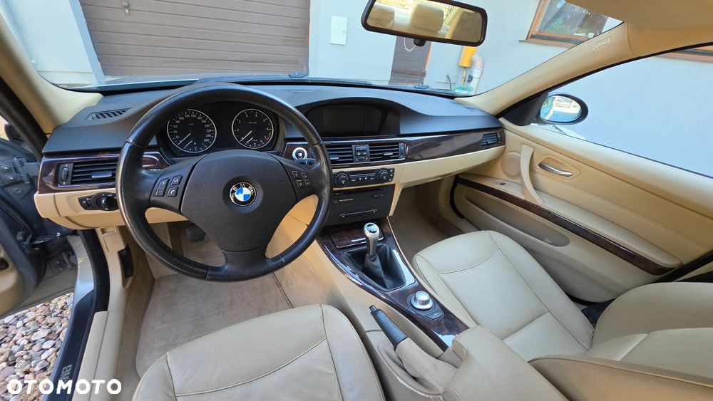 BMW Seria 3 318i - 17