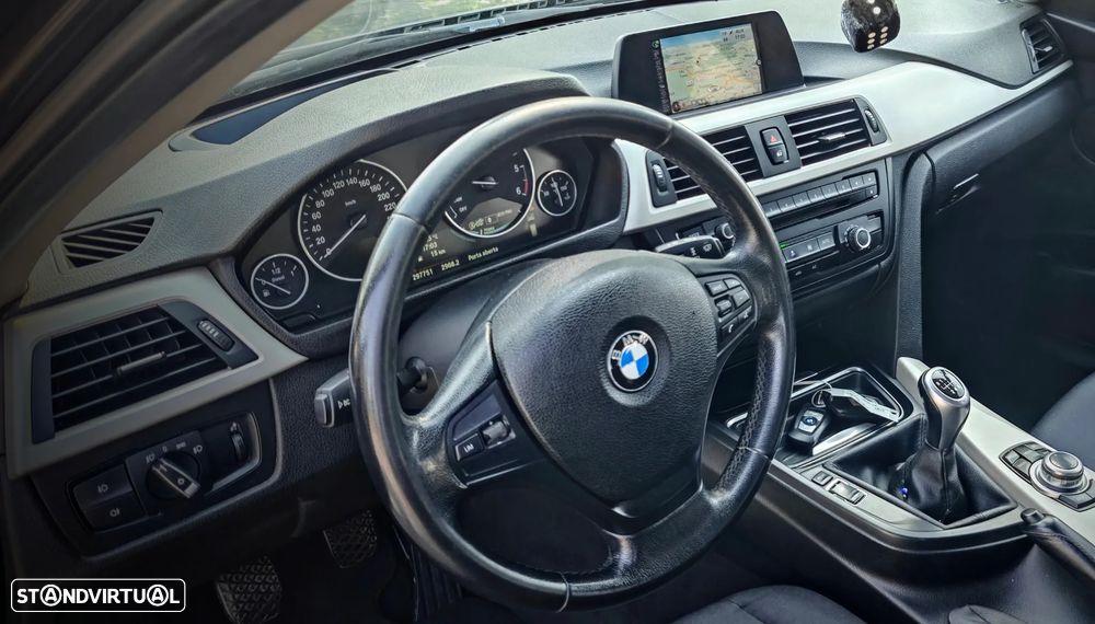 BMW 320 d Pack M - 19
