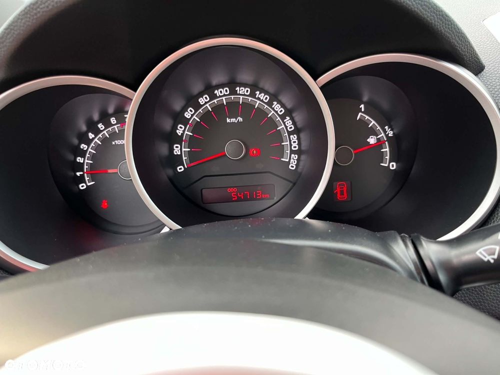 Kia Venga - 6