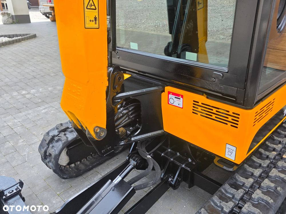 JCB JCB 16 C-1 mini koparka 3 łyżki szybkozłącze 19c1 sprowadzona 8018 serwisowana - 16
