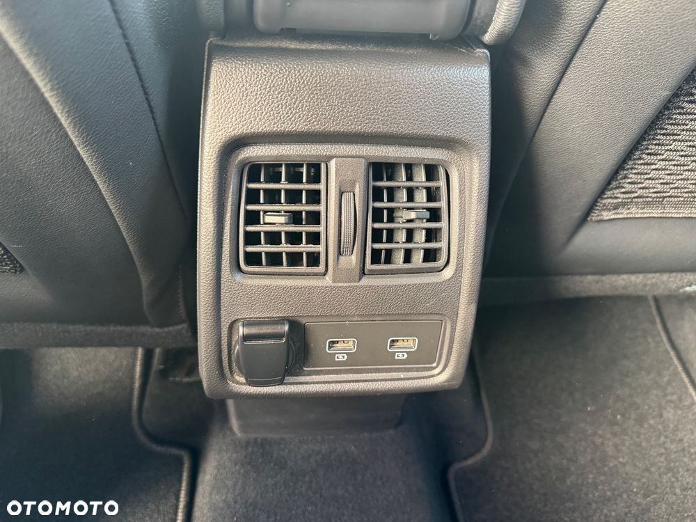 Renault Captur TCe Mild Hybrid 140 EDC GPF TECHNO - 11