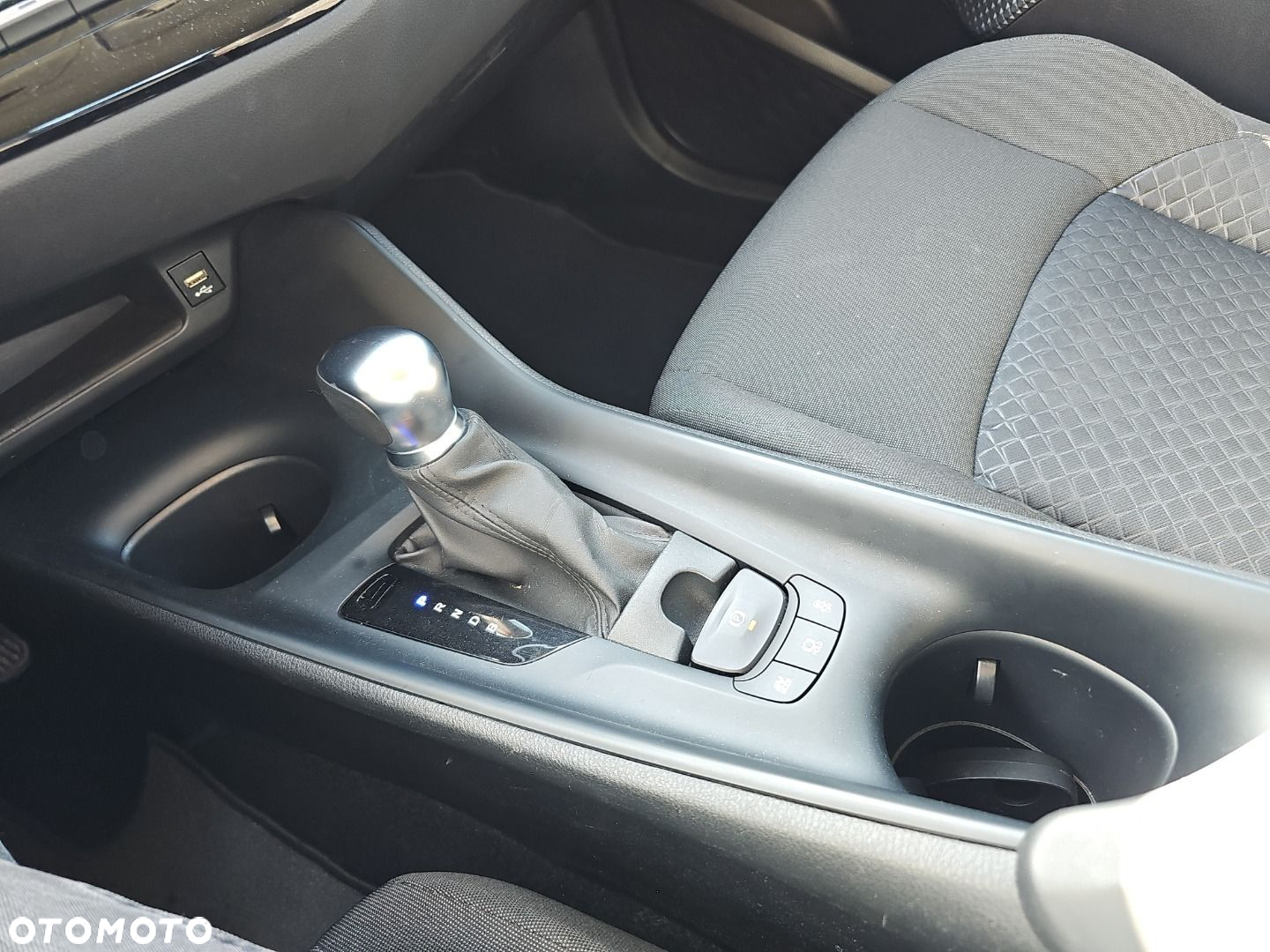 Toyota C-HR - 15
