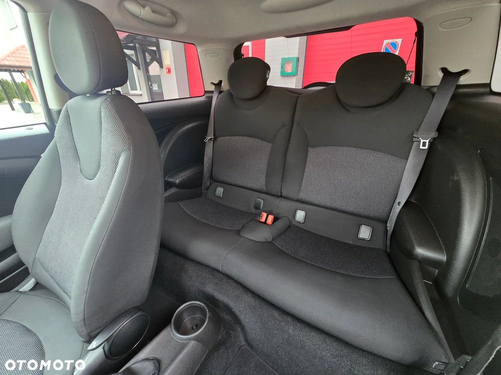 MINI Cooper Standard - 30