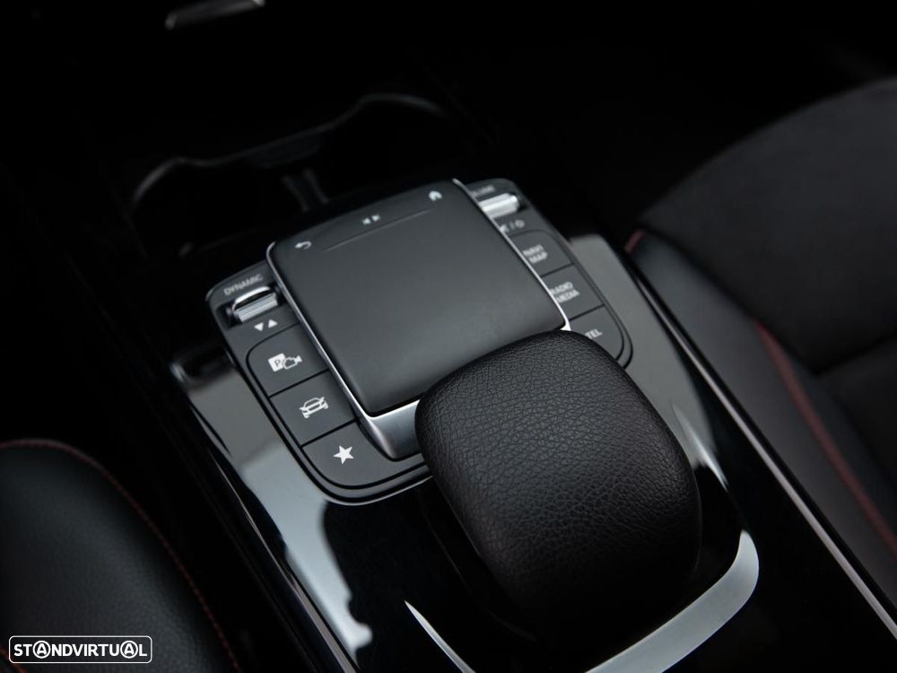 Mercedes-Benz CLA 180 d Shooting Brake AMG Line Aut. - 24