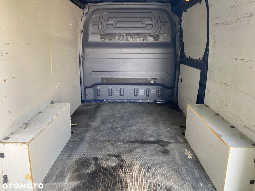 Mercedes-Benz Sprinter - 16