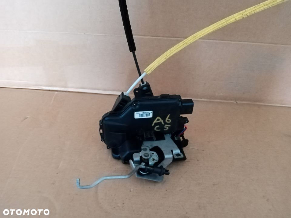 Zamek drzwi prawy tył tylny Audi A6 C5 4B0839016G - 2
