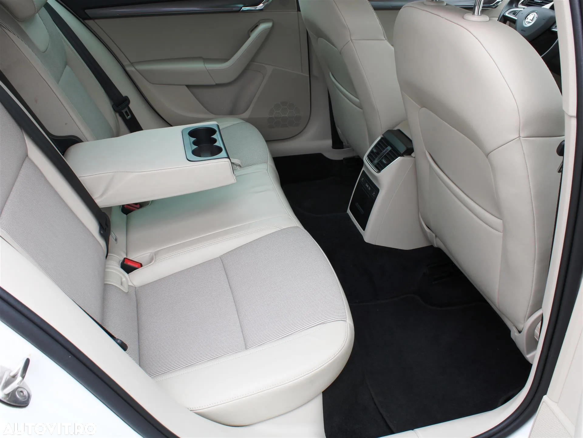 Skoda Octavia Combi 1.5 TSI ACT Style - 12