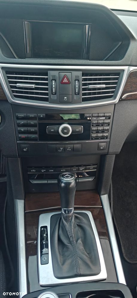 Mercedes-Benz Klasa E 220 CDI BlueEff - 19
