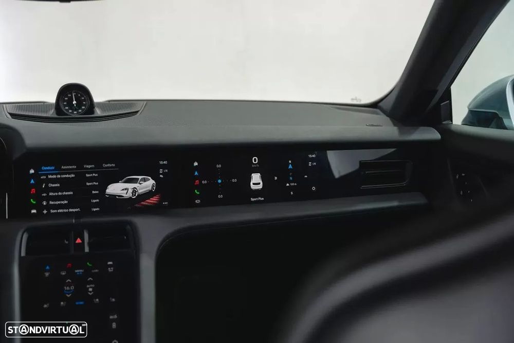 Porsche Taycan Sport Turismo 4S - 39