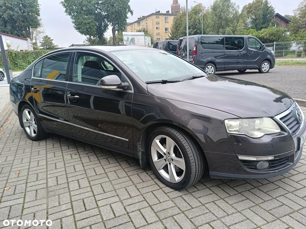 Volkswagen Passat 2.0 TDI Comfortline DSG - 21