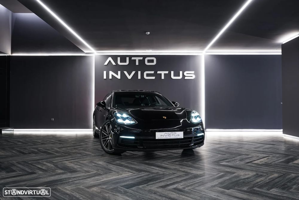 Porsche Panamera Sport Turismo 4 E-Hybrid 10 Years Edition - 1