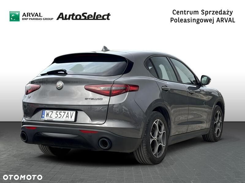 Alfa Romeo Stelvio - 6