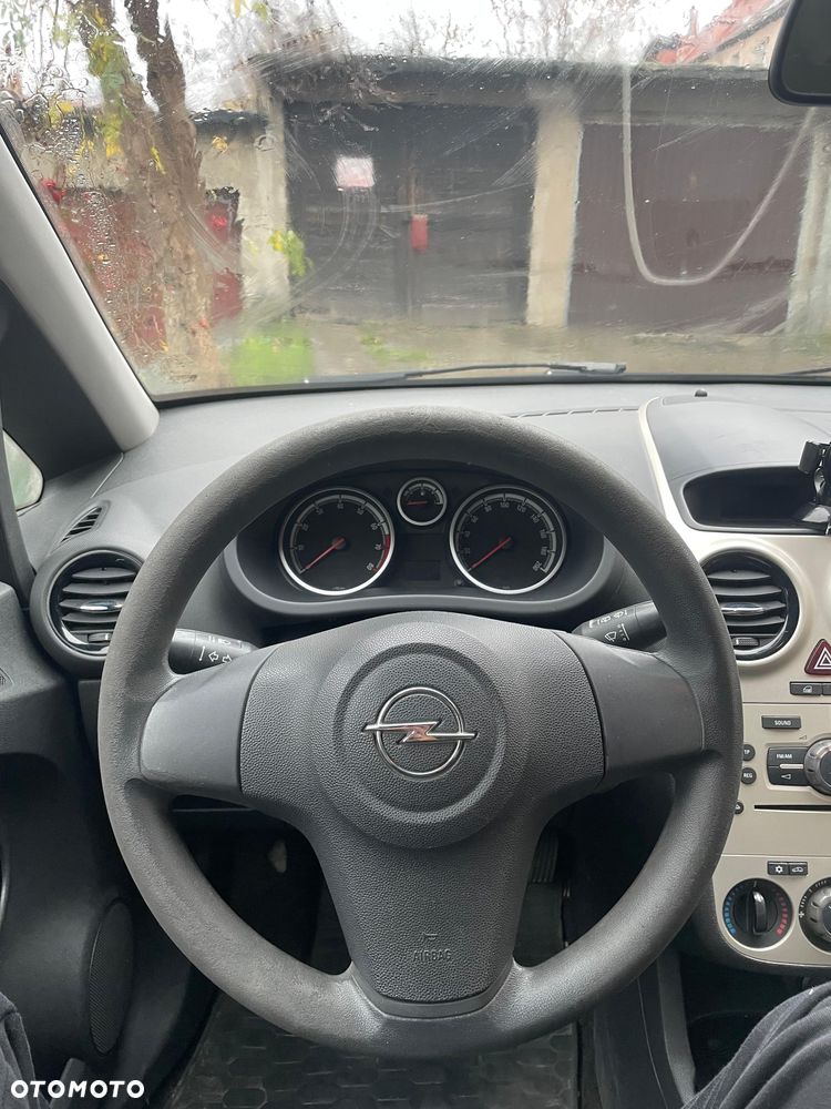 Opel Corsa - 11