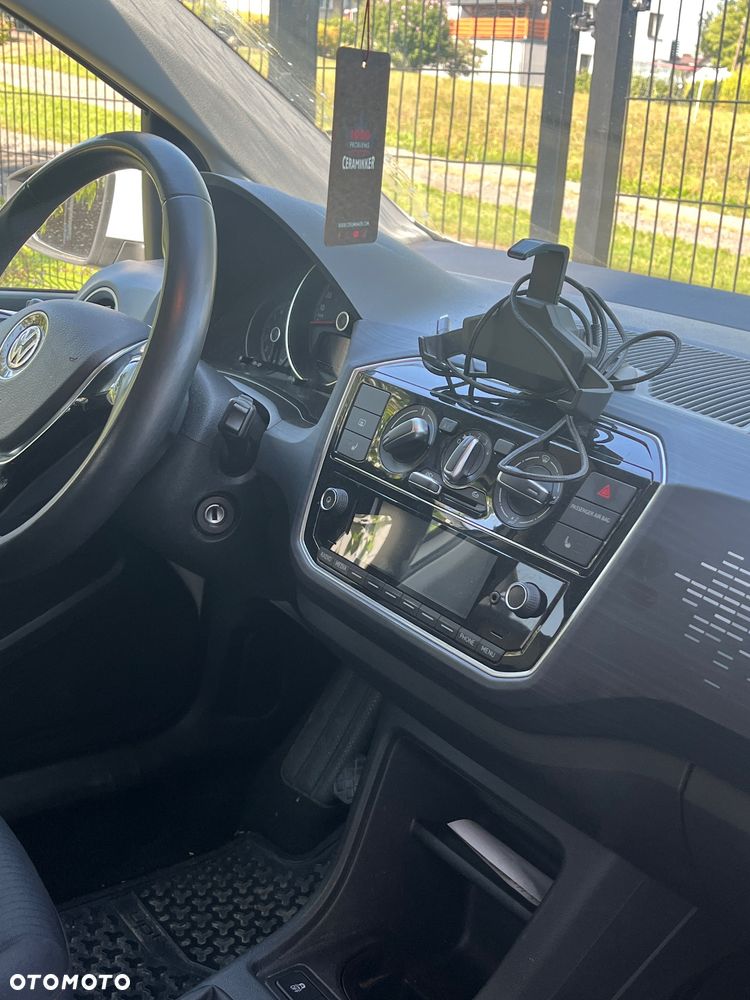 Volkswagen up! sound - 8