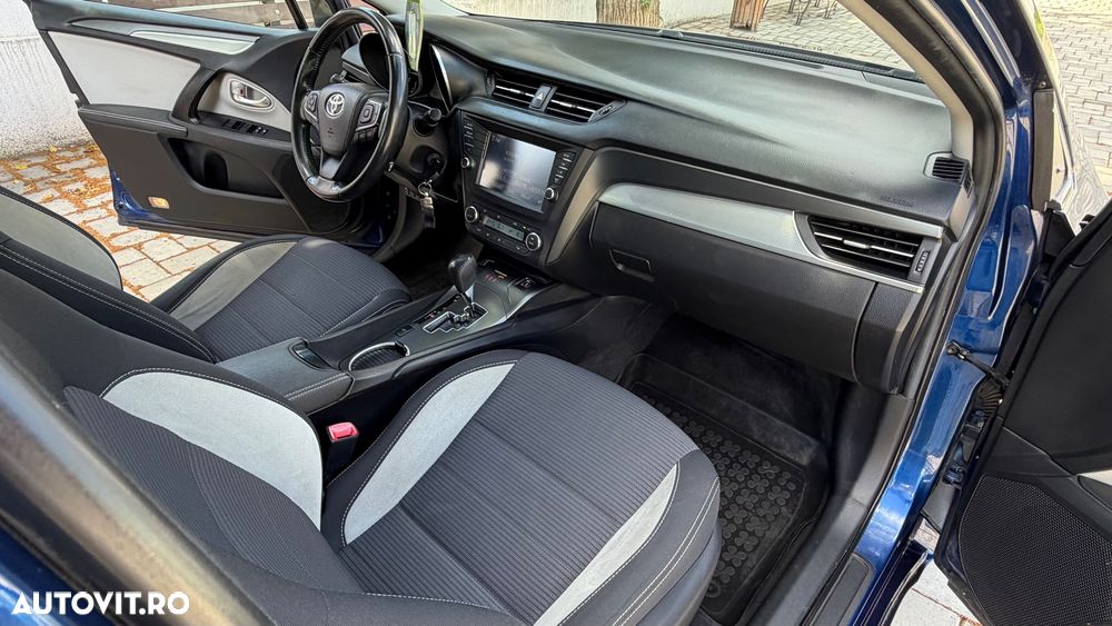 Toyota Avensis 1.8 Multidrive S Elegance - 10