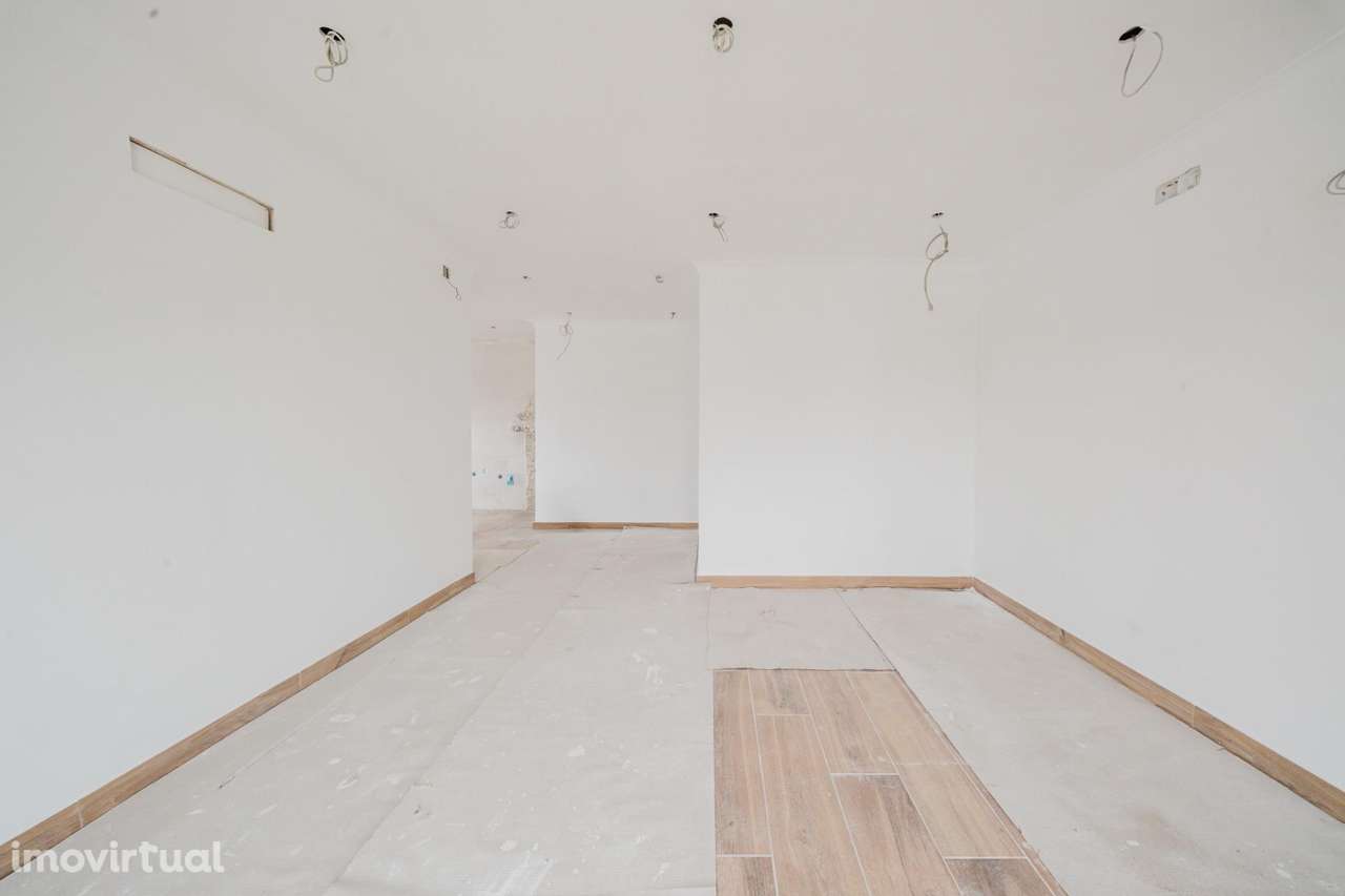 Moradia T2 Nova com Jardim e Estacionamento em Fontanelas - Grande imagem: 2/21