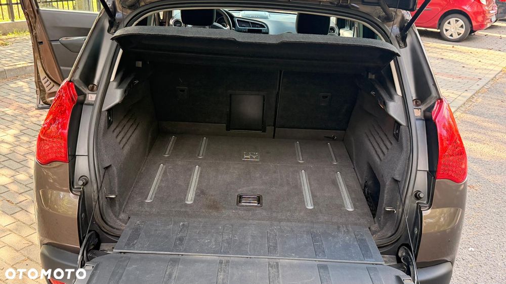 Peugeot 3008 Hybrid4 - 13