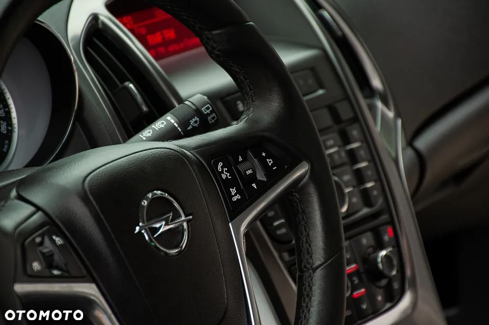 Opel Astra 1.6 Turbo Edition - 34