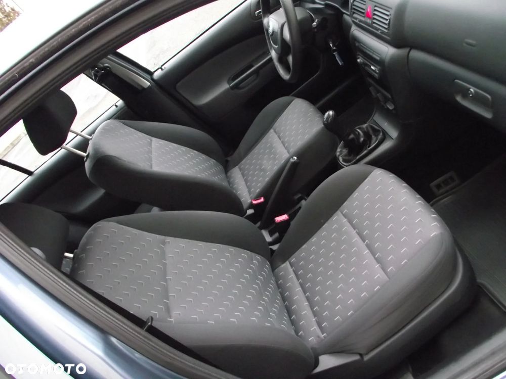 Skoda Octavia 1.6 Tour - 18