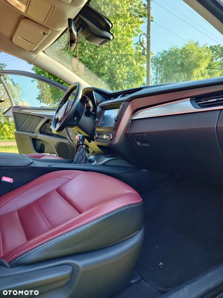 Toyota Avensis 1.8 Selection - 11