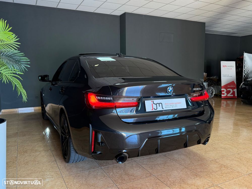 BMW 330 e Pack Desportivo M Auto - 24